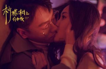 逃离残破的船只